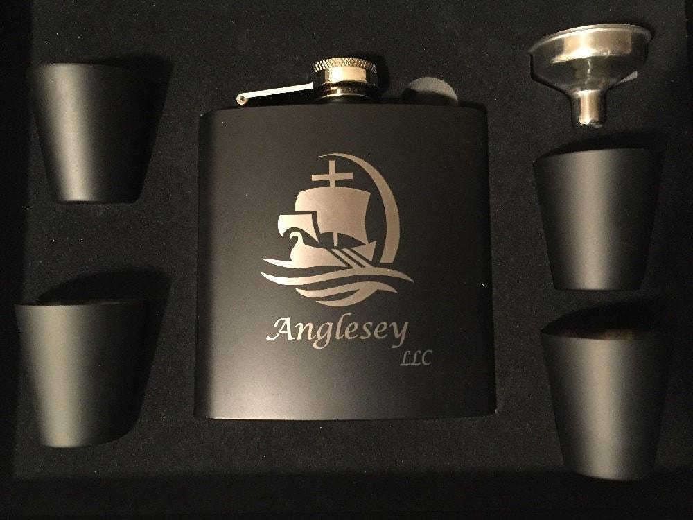 Personalized 6 oz Flask Gift Set with Cups & Funnel – photo 2