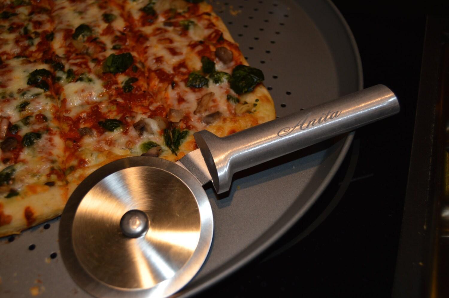 Personalized Engraved Pizza Cutter – photo 2